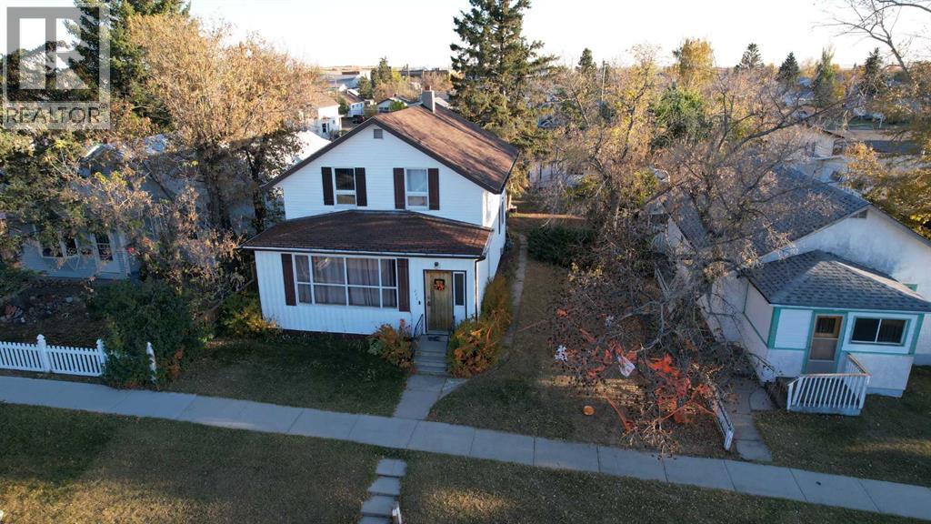 215 5 Avenue W, Hanna, Alberta  T0J 1P0 - Photo 3 - A2263668