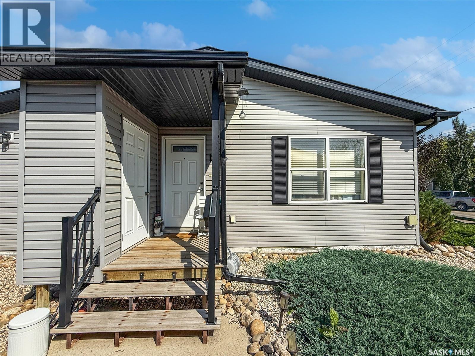 15 1275 south railway STREET E, Swift Current, Saskatchewan