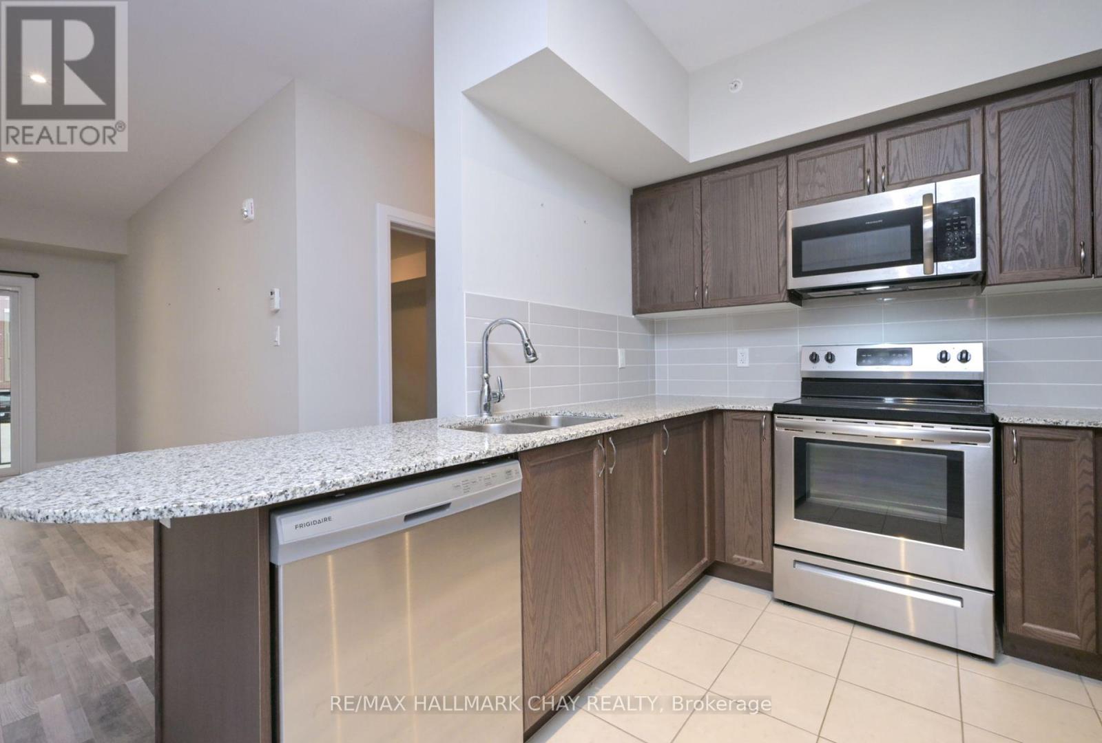 109 - 157 Wellington Street E, New Tecumseth, Ontario  L9R 0R7 - Photo 11 - N12455637