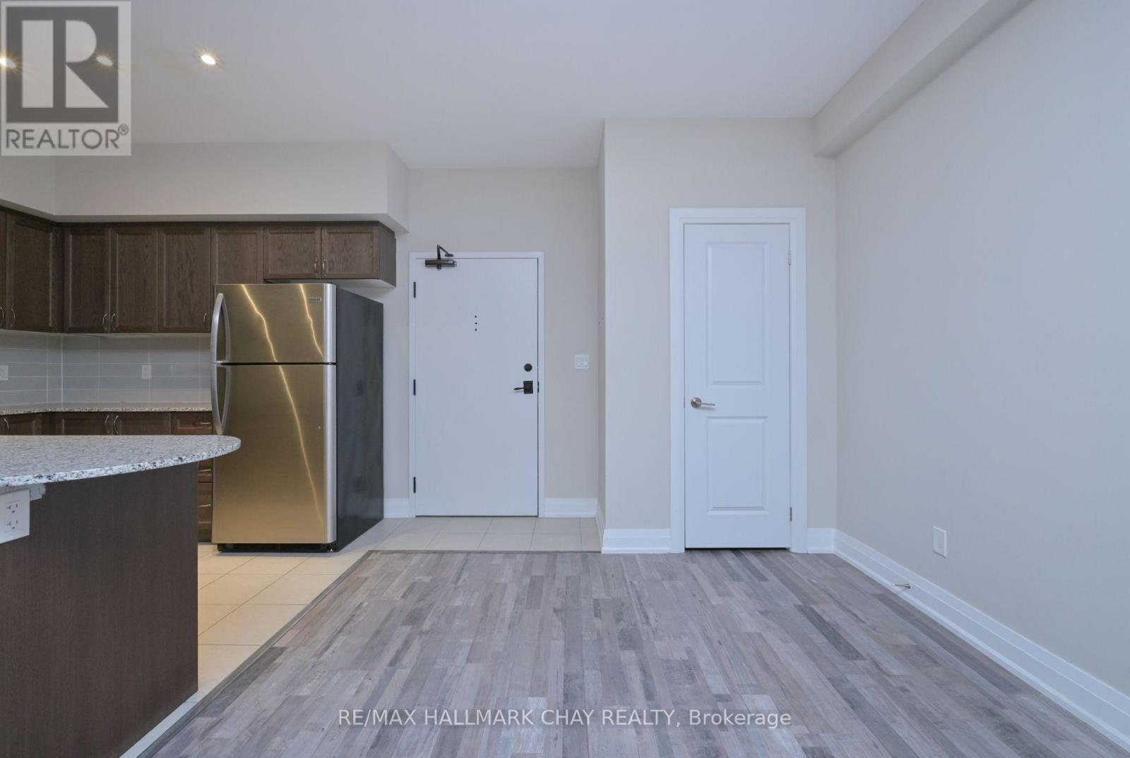 109 - 157 Wellington Street E, New Tecumseth, Ontario  L9R 0R7 - Photo 8 - N12455637