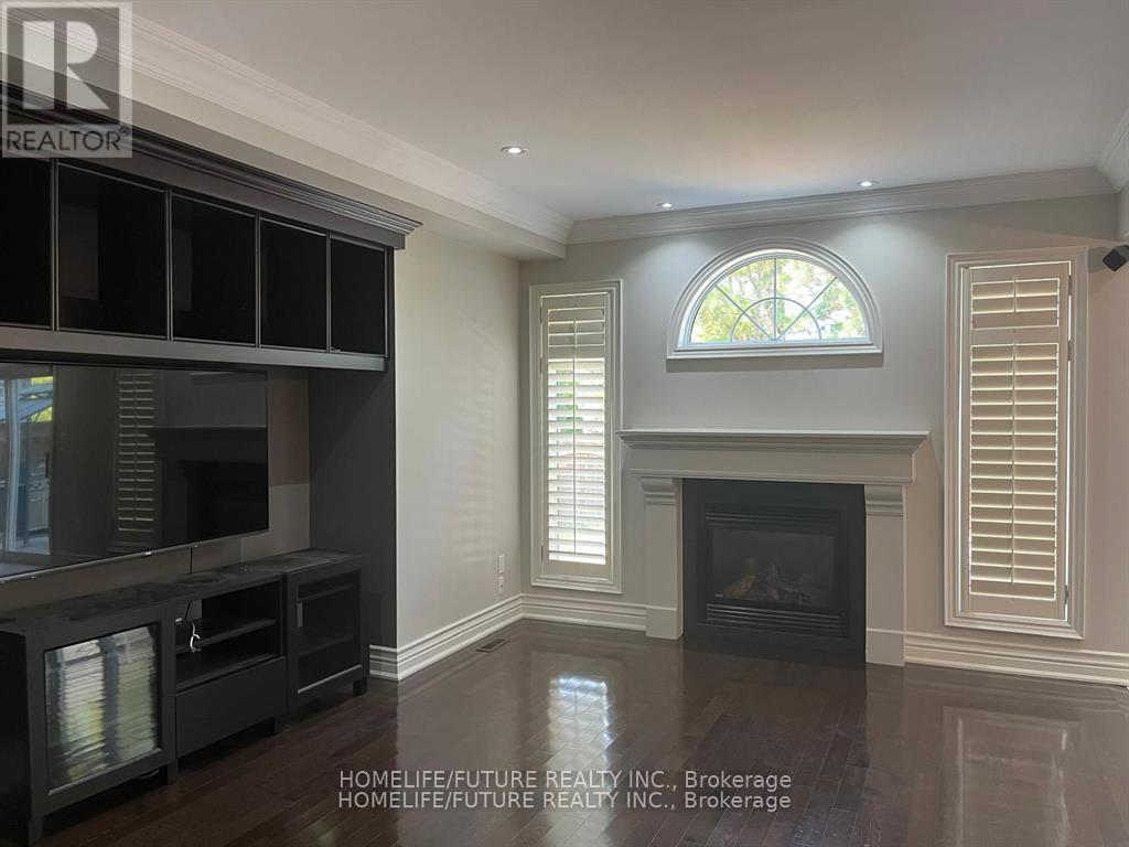 253 Harold Avenue, Whitchurch-Stouffville, Ontario  L4A 1C1 - Photo 3 - N12455657