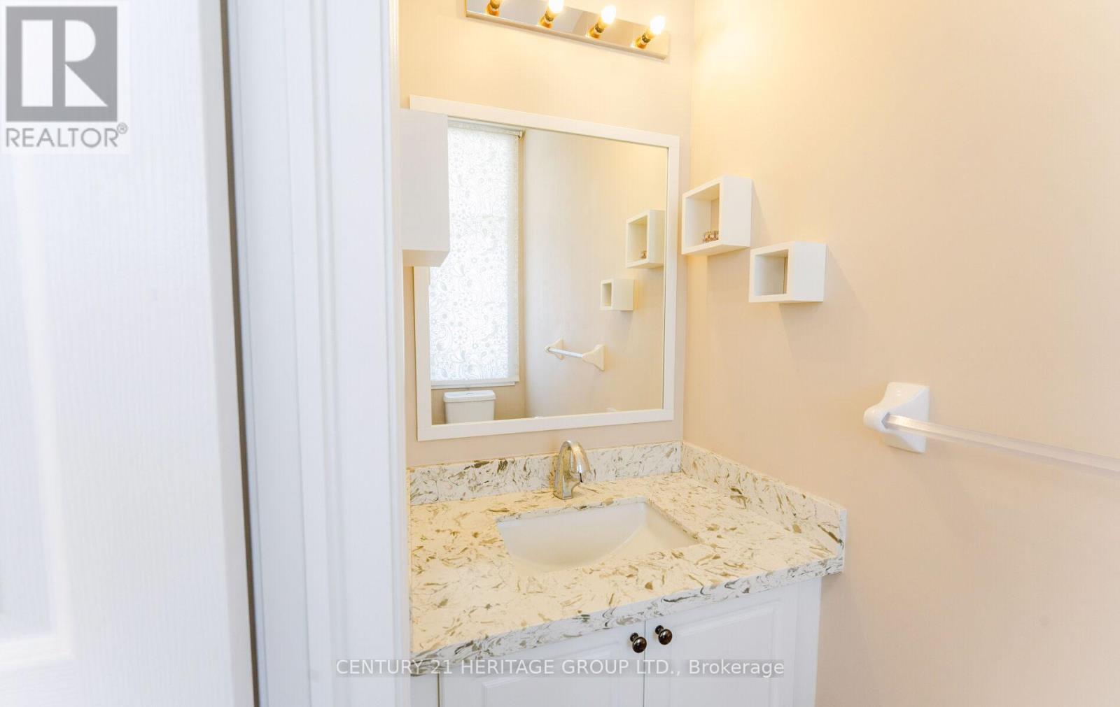 Upper - 50 Sydie Lane, New Tecumseth, Ontario  L0G 1W0 - Photo 16 - N12455660