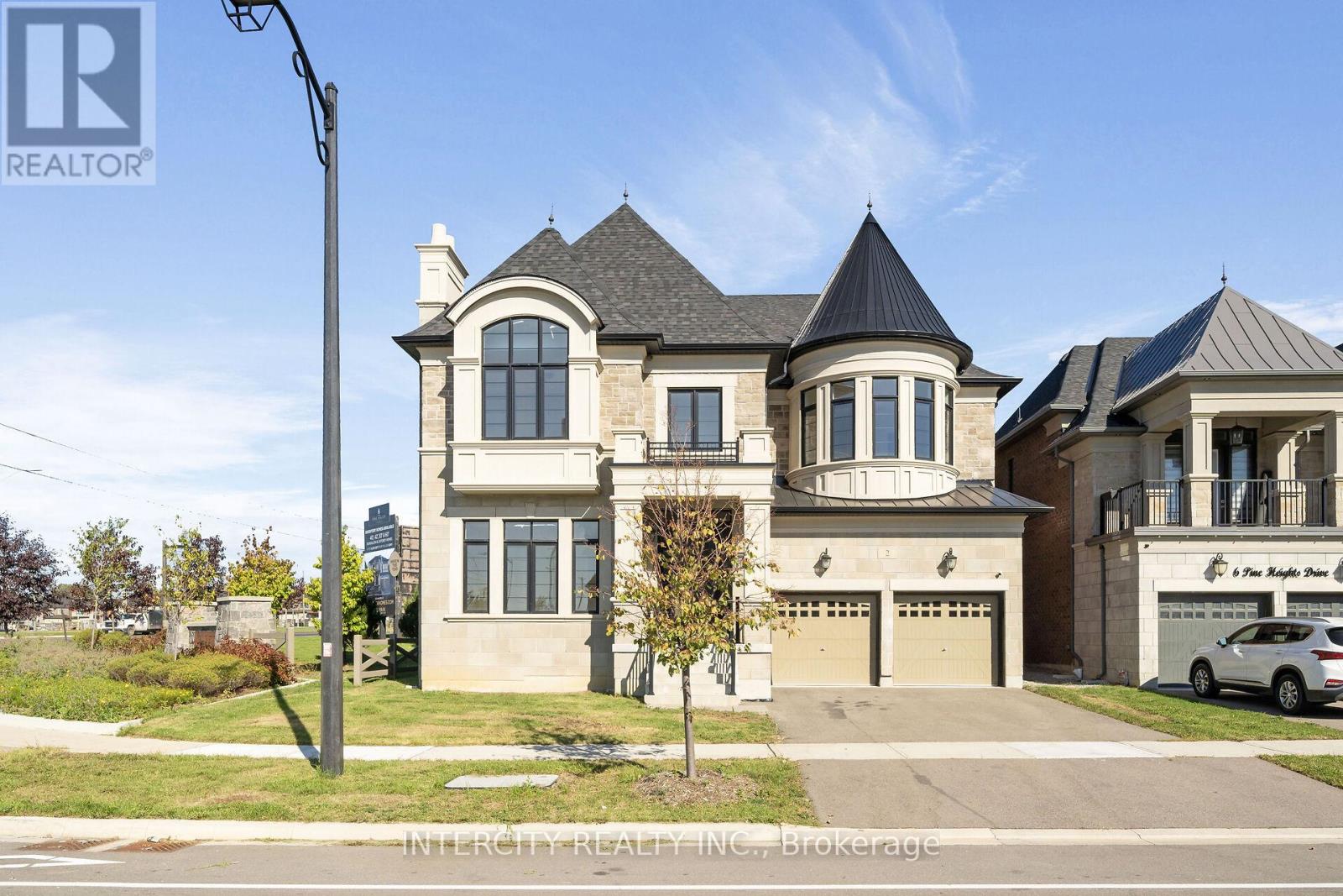2 PINE HEIGHTS DRIVE, Vaughan, Ontario