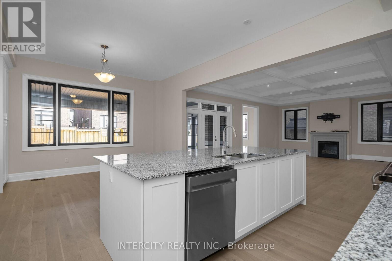 2 Pine Heights Drive, Vaughan, Ontario  L4H 5C9 - Photo 13 - N12455669