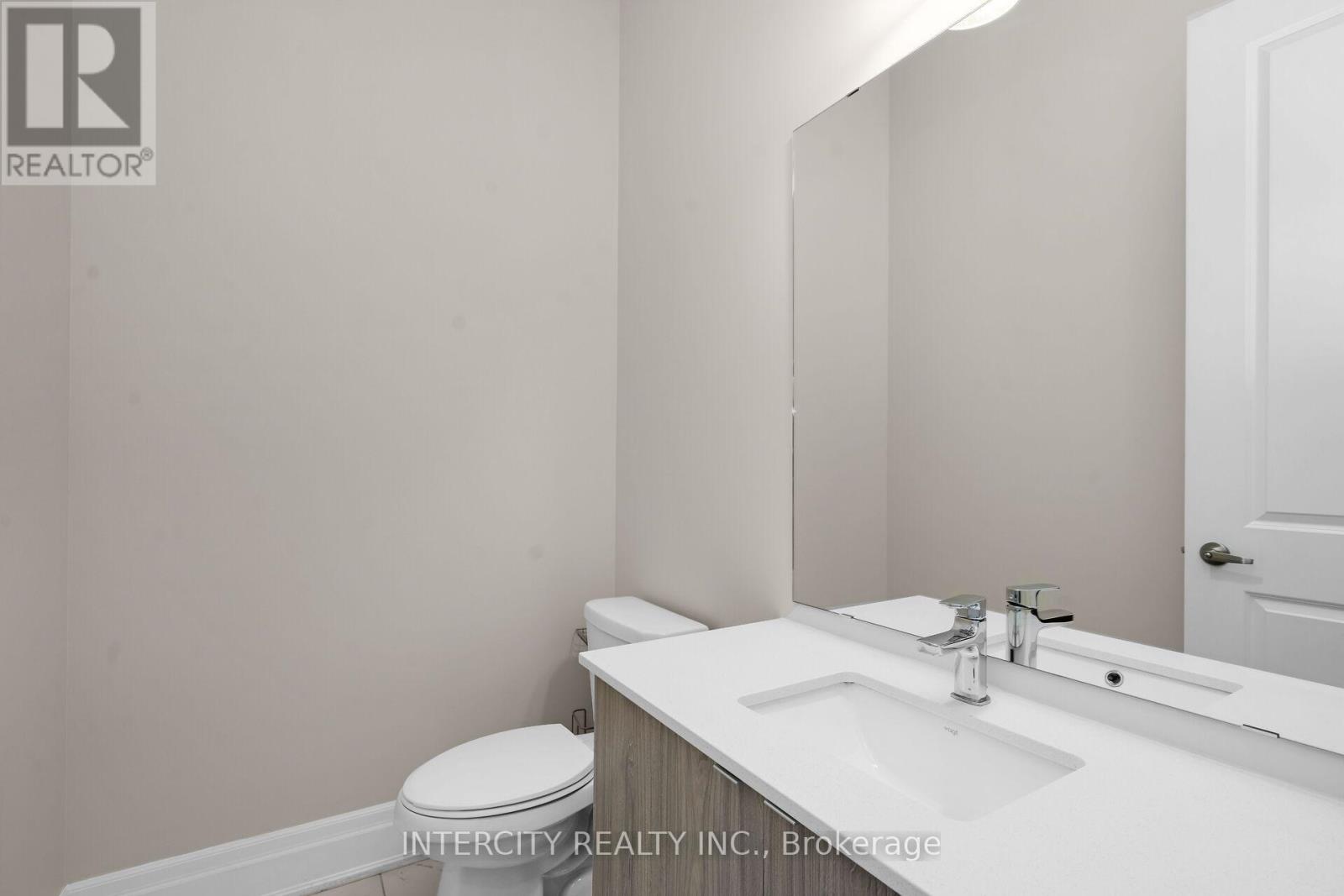 2 Pine Heights Drive, Vaughan, Ontario  L4H 5C9 - Photo 19 - N12455669