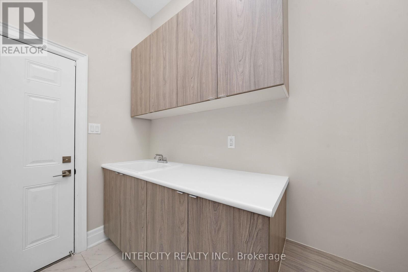 2 Pine Heights Drive, Vaughan, Ontario  L4H 5C9 - Photo 20 - N12455669