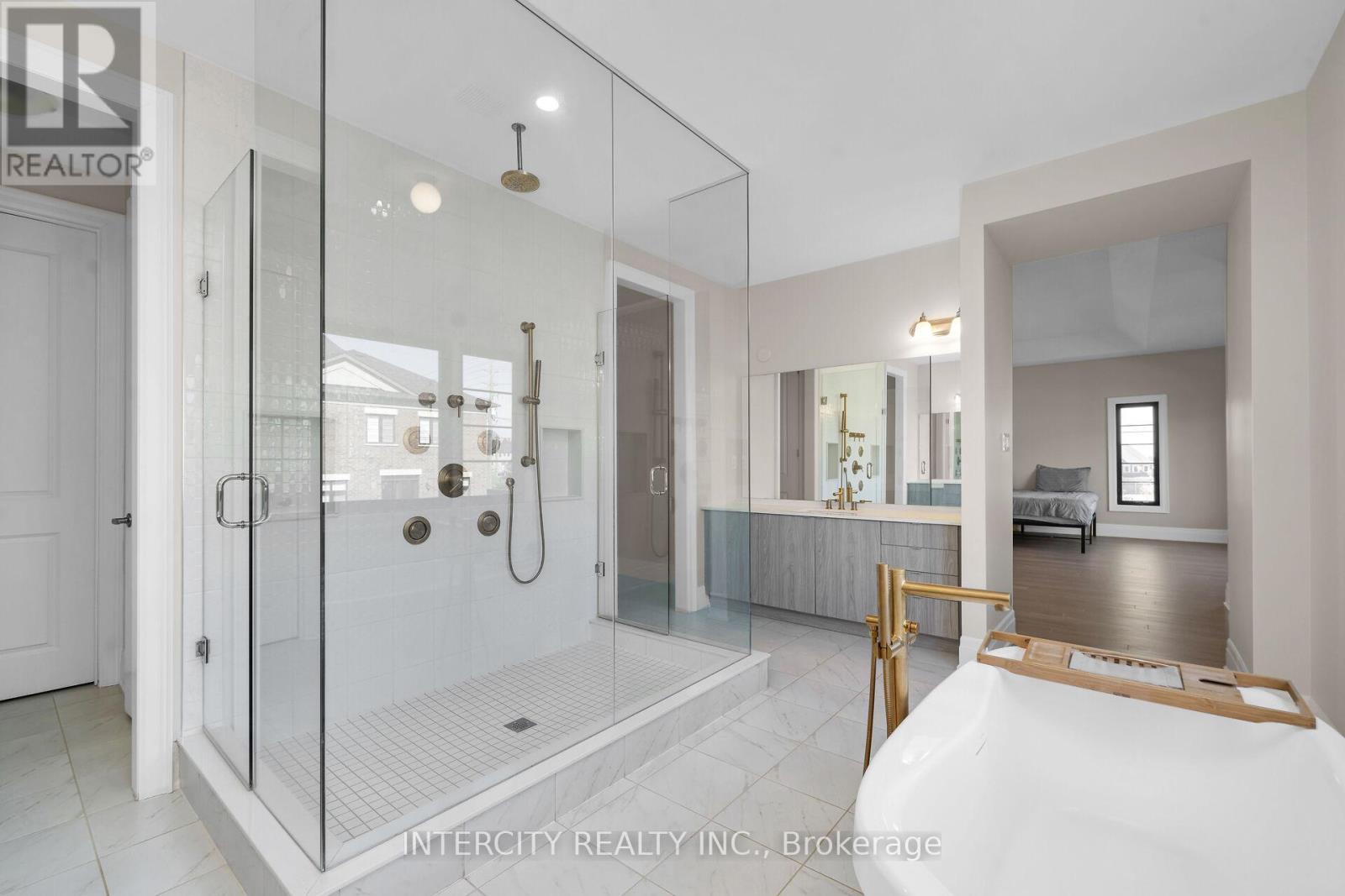 2 Pine Heights Drive, Vaughan, Ontario  L4H 5C9 - Photo 25 - N12455669