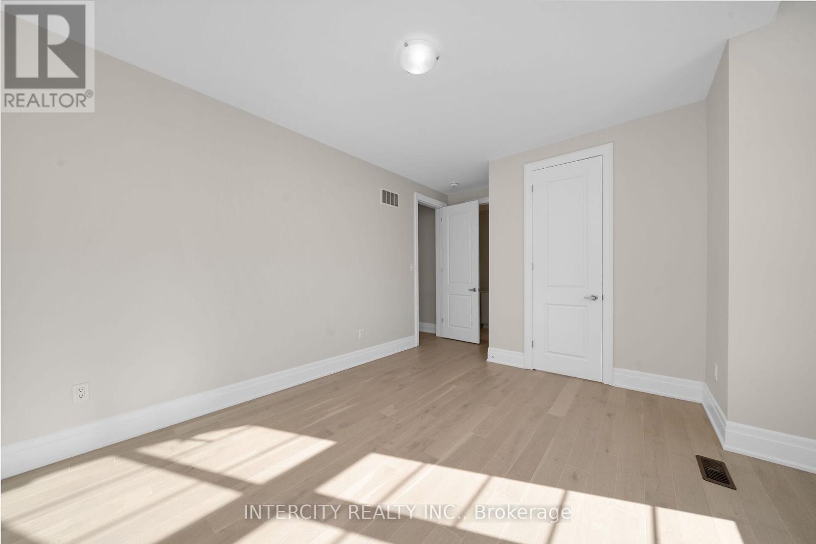 2 Pine Heights Drive, Vaughan, Ontario  L4H 5C9 - Photo 37 - N12455669