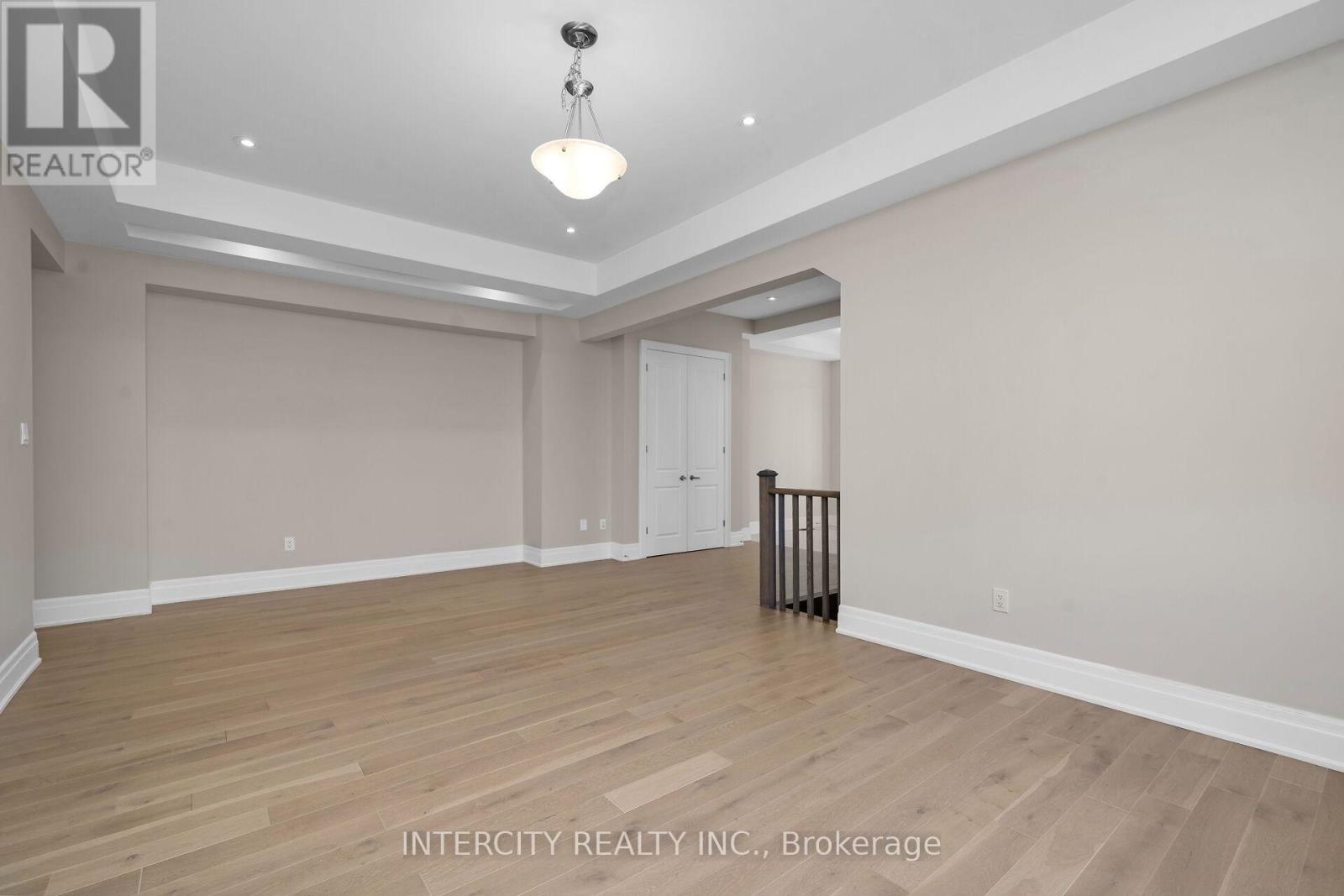 2 Pine Heights Drive, Vaughan, Ontario  L4H 5C9 - Photo 8 - N12455669
