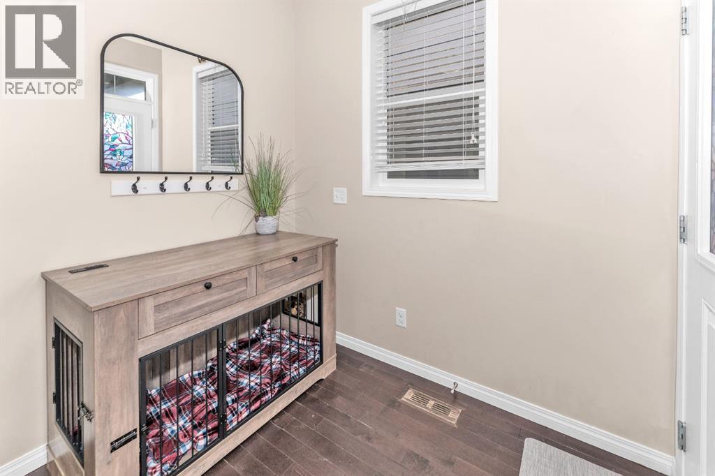 568 Windbrook Heights Sw, Airdrie, Alberta  T4B 3X3 - Photo 3 - A2259441