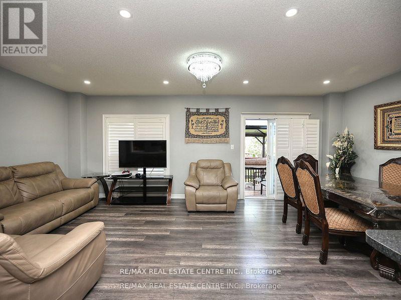 1162 Tupper Drive, Milton, Ontario  L9T 6T4 - Photo 18 - W12455640