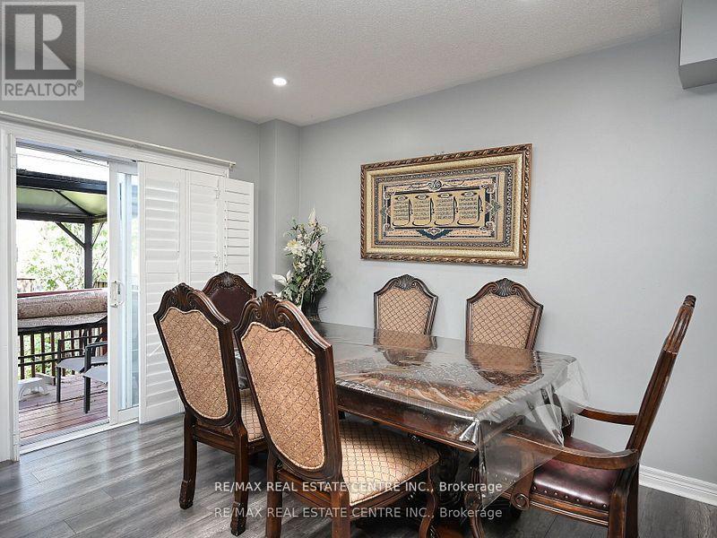 1162 Tupper Drive, Milton, Ontario  L9T 6T4 - Photo 21 - W12455640
