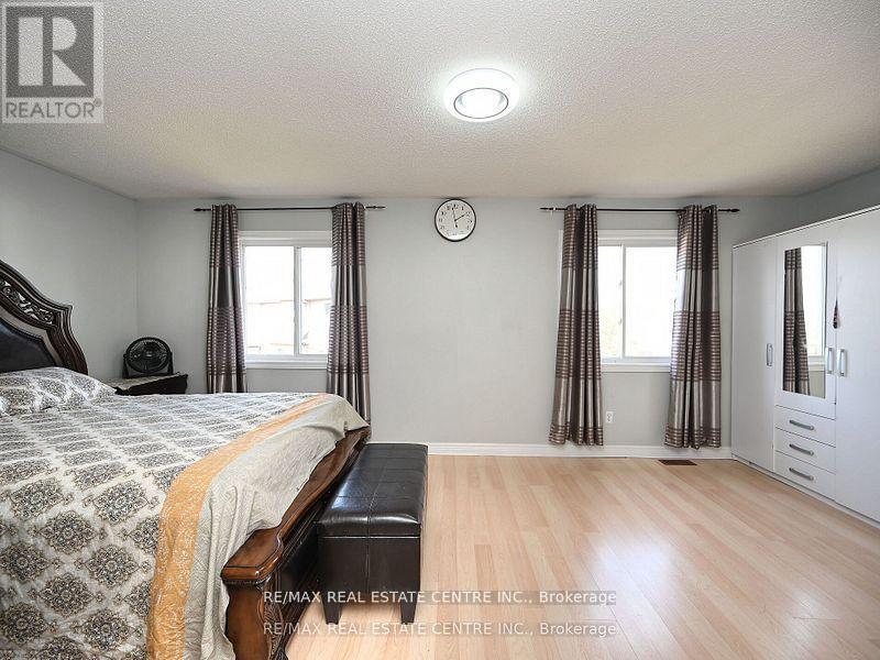 1162 Tupper Drive, Milton, Ontario  L9T 6T4 - Photo 25 - W12455640