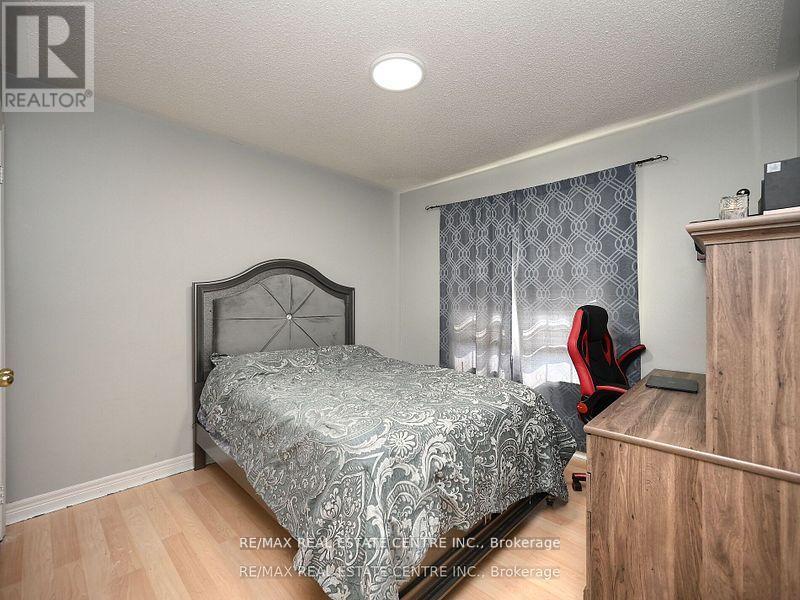 1162 Tupper Drive, Milton, Ontario  L9T 6T4 - Photo 34 - W12455640