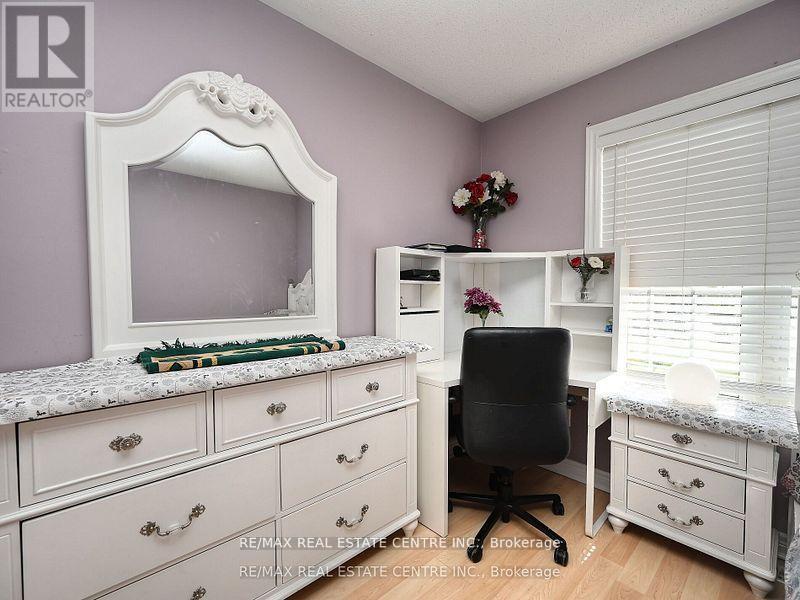 1162 Tupper Drive, Milton, Ontario  L9T 6T4 - Photo 38 - W12455640