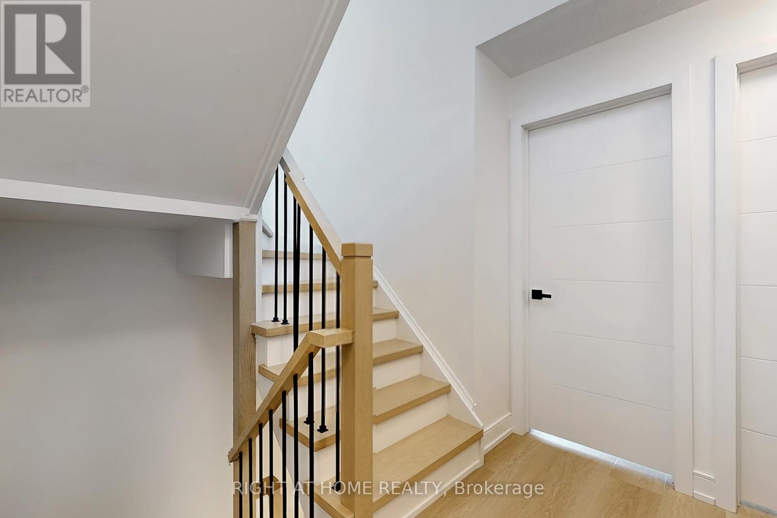 710 - 138 Widdicombe Hill Boulevard, Toronto, Ontario  M9R 4A6 - Photo 14 - W12455651