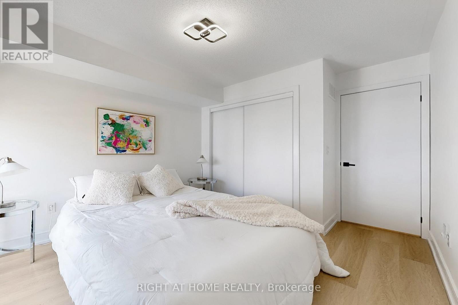 710 - 138 Widdicombe Hill Boulevard, Toronto, Ontario  M9R 4A6 - Photo 18 - W12455651