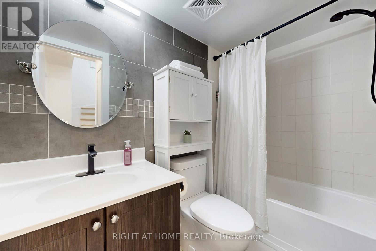 710 - 138 Widdicombe Hill Boulevard, Toronto, Ontario  M9R 4A6 - Photo 21 - W12455651