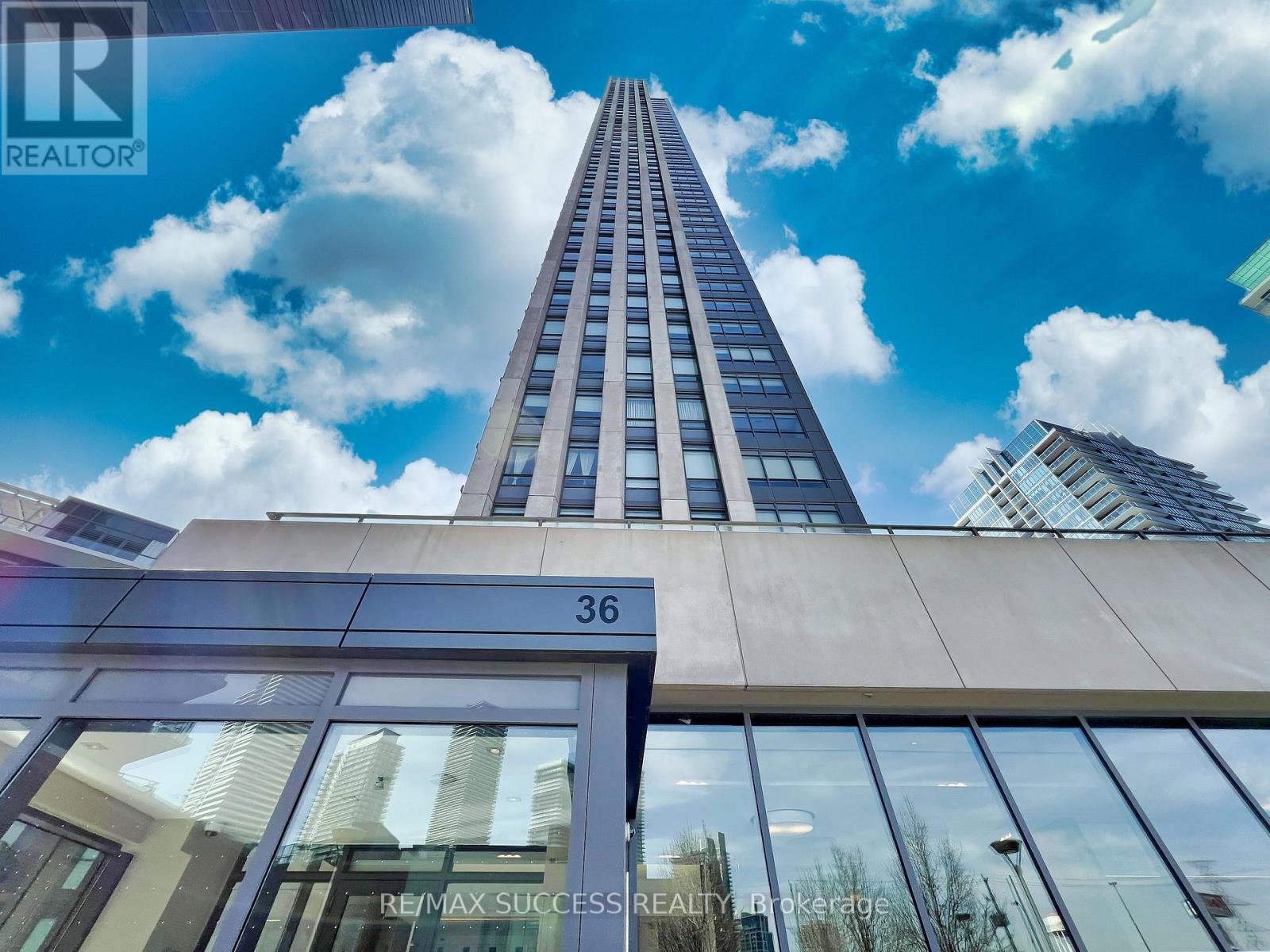 2707 - 36 Park Lawn Road, Toronto, Ontario  M8V 0E5 - Photo 2 - W12455654