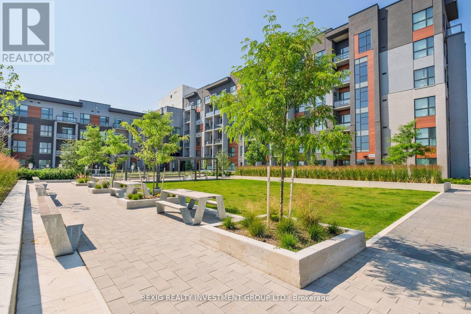 407 - 95 Dundas Street W, Oakville, Ontario  L6M 5N4 - Photo 2 - W12455659