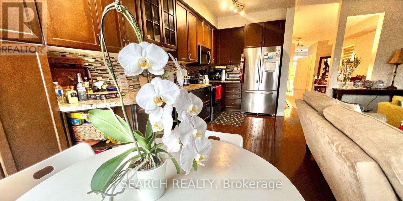 7471 Saint Barbara Boulevard, Mississauga, Ontario  L5W 0G3 - Photo 13 - W12455663