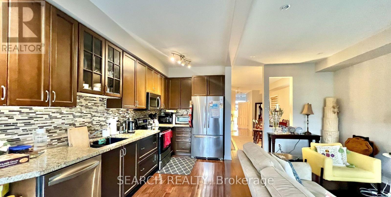 7471 Saint Barbara Boulevard, Mississauga, Ontario  L5W 0G3 - Photo 14 - W12455663