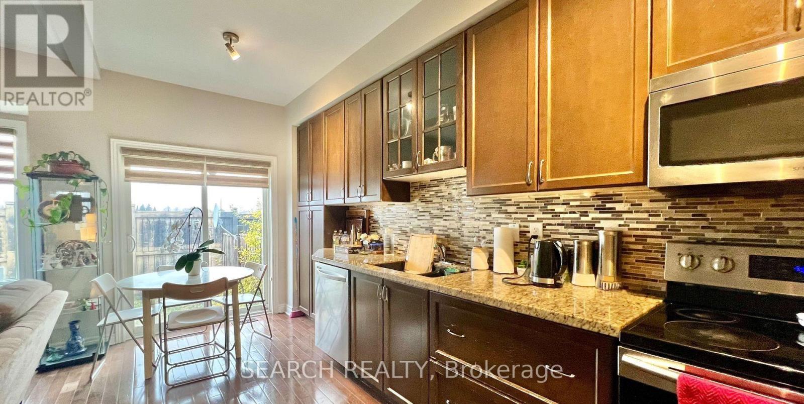 7471 Saint Barbara Boulevard, Mississauga, Ontario  L5W 0G3 - Photo 16 - W12455663