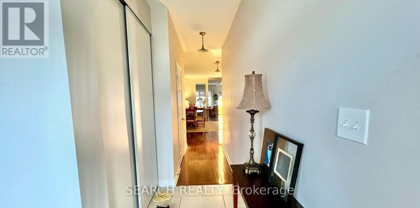 7471 Saint Barbara Boulevard, Mississauga, Ontario  L5W 0G3 - Photo 17 - W12455663