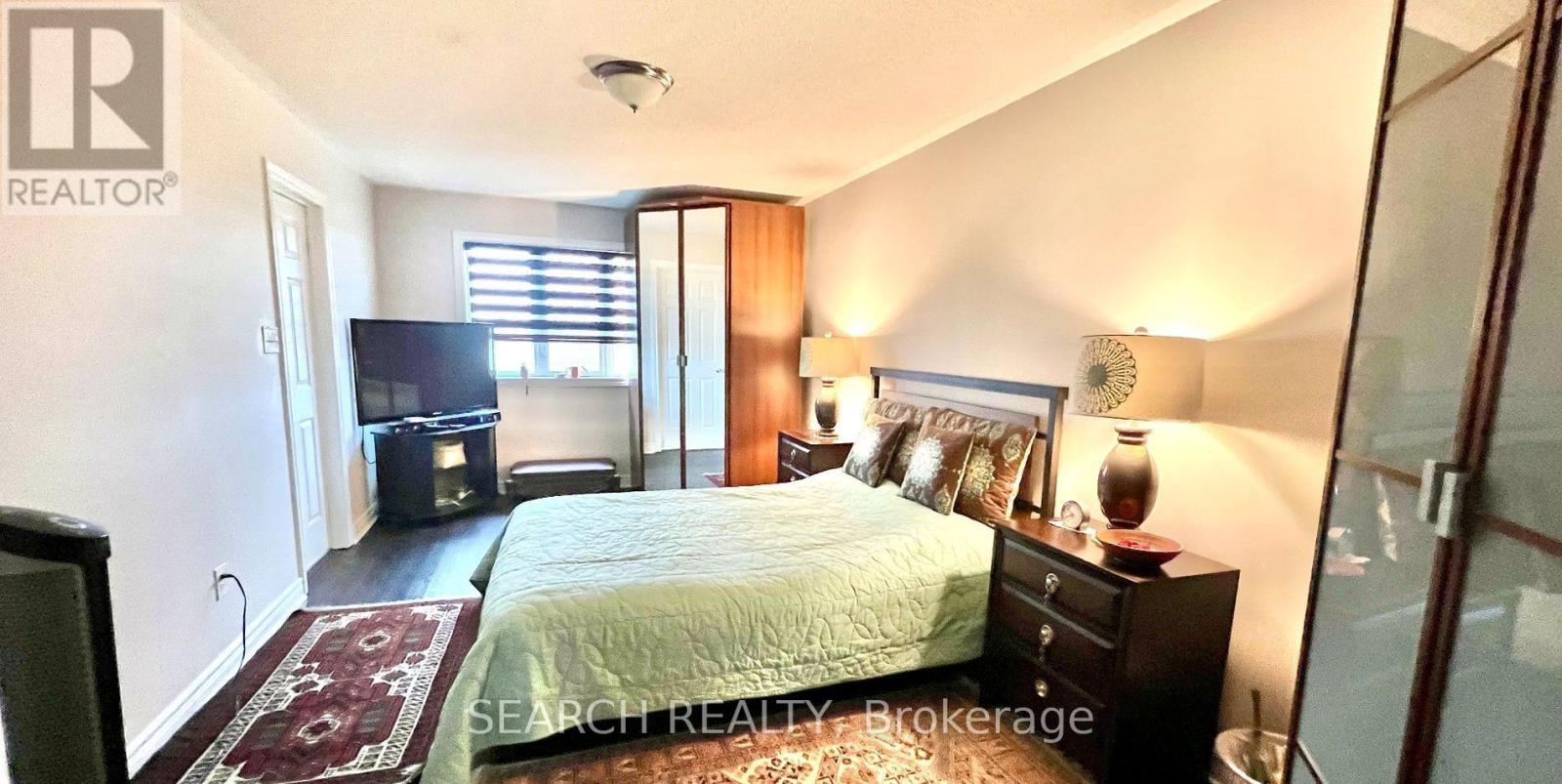 7471 Saint Barbara Boulevard, Mississauga, Ontario  L5W 0G3 - Photo 22 - W12455663