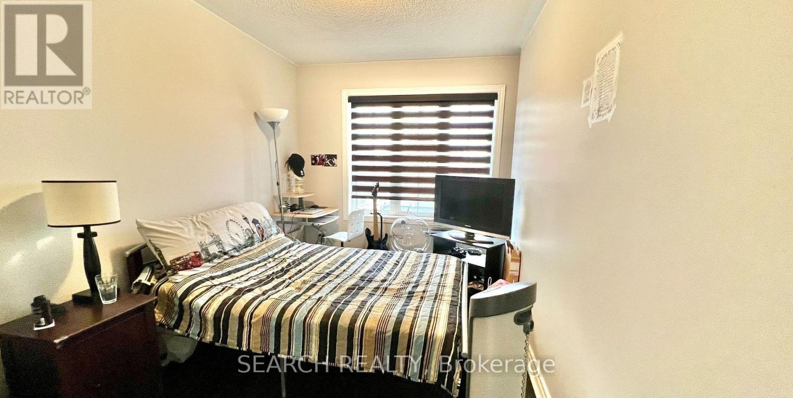 7471 Saint Barbara Boulevard, Mississauga, Ontario  L5W 0G3 - Photo 23 - W12455663