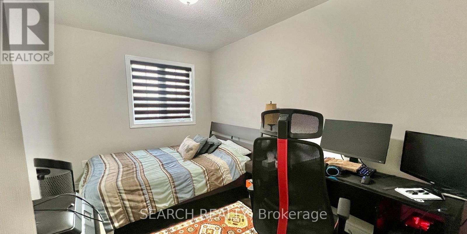 7471 Saint Barbara Boulevard, Mississauga, Ontario  L5W 0G3 - Photo 25 - W12455663