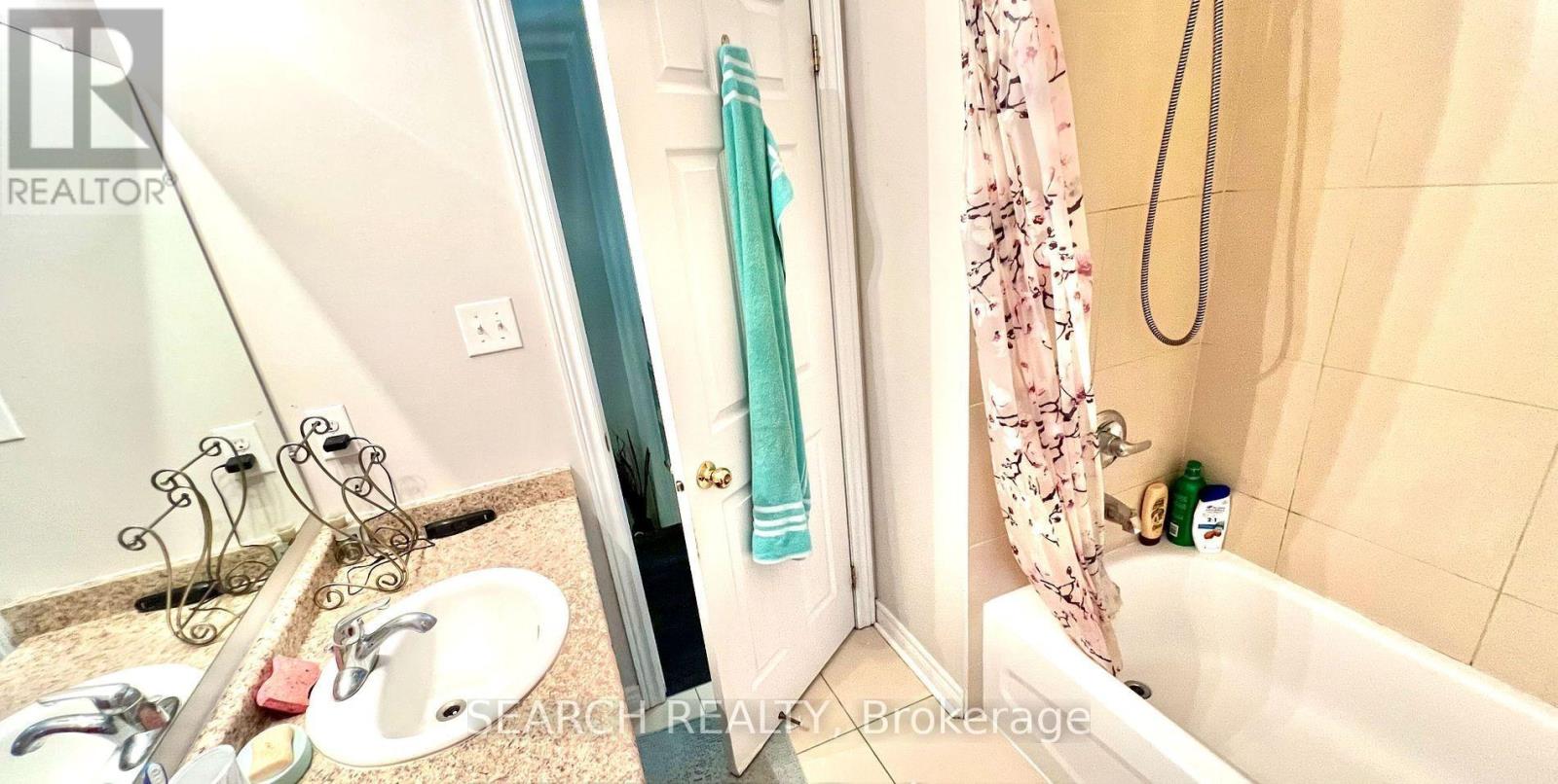 7471 Saint Barbara Boulevard, Mississauga, Ontario  L5W 0G3 - Photo 34 - W12455663