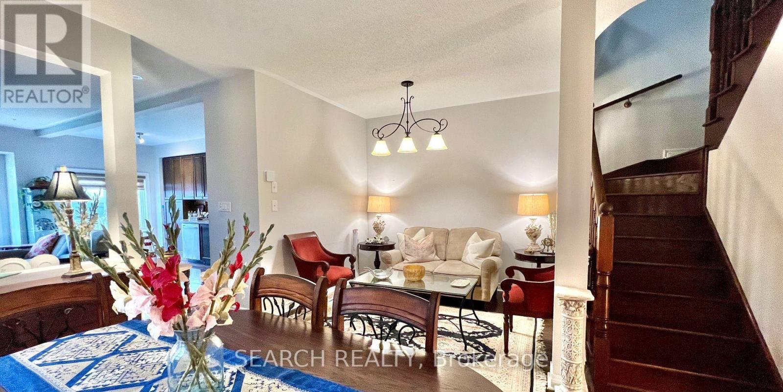 7471 Saint Barbara Boulevard, Mississauga, Ontario  L5W 0G3 - Photo 5 - W12455663