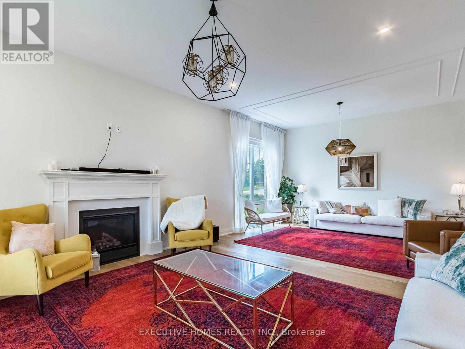 377 Manhattan Drive, London South, Ontario  N6K 4M7 - Photo 13 - X12455644