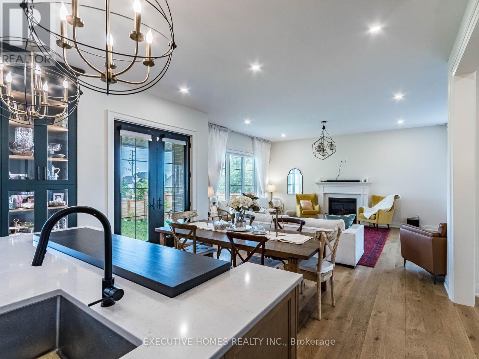 377 Manhattan Drive, London South, Ontario  N6K 4M7 - Photo 26 - X12455644