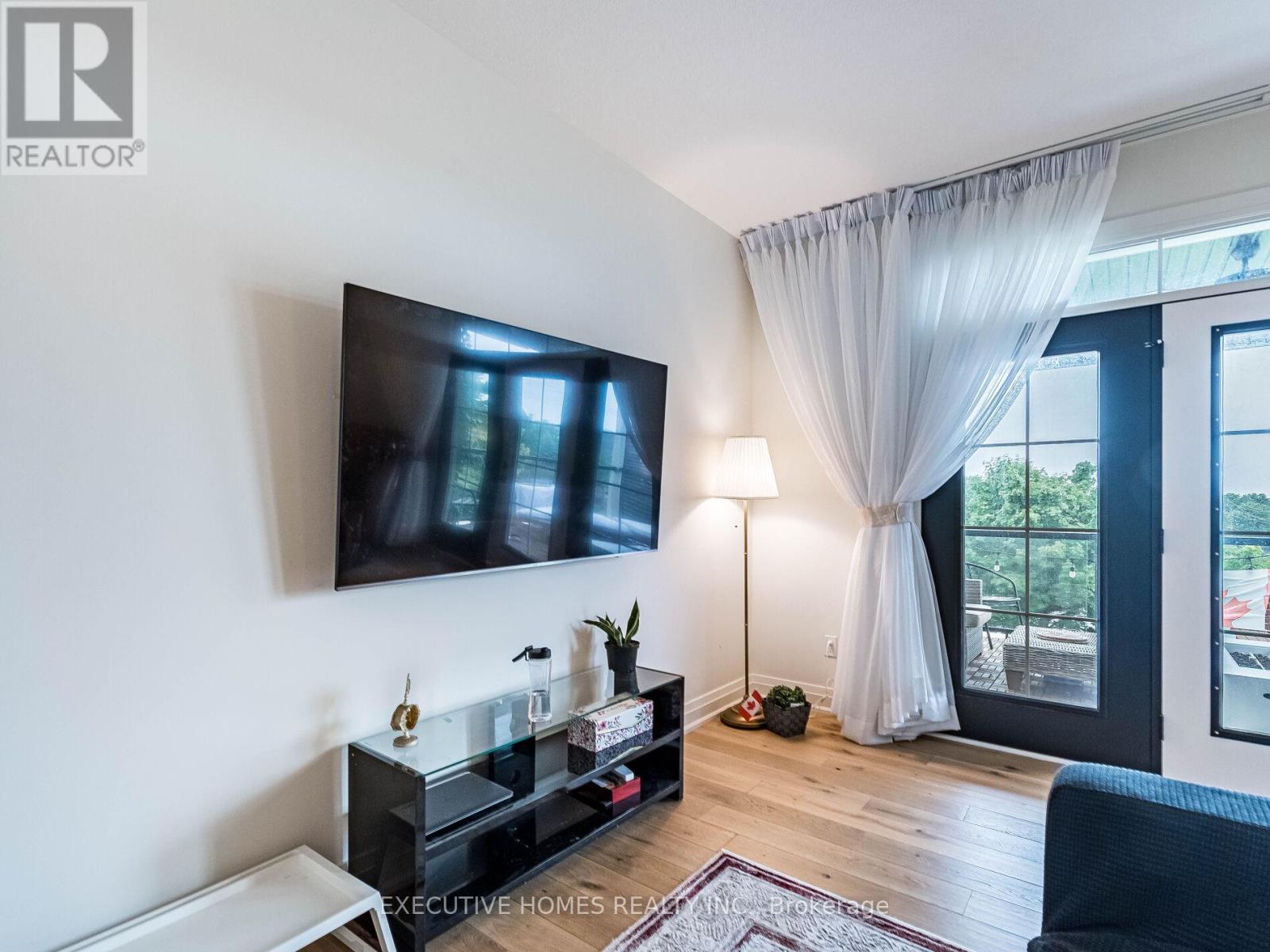 377 Manhattan Drive, London South, Ontario  N6K 4M7 - Photo 34 - X12455644
