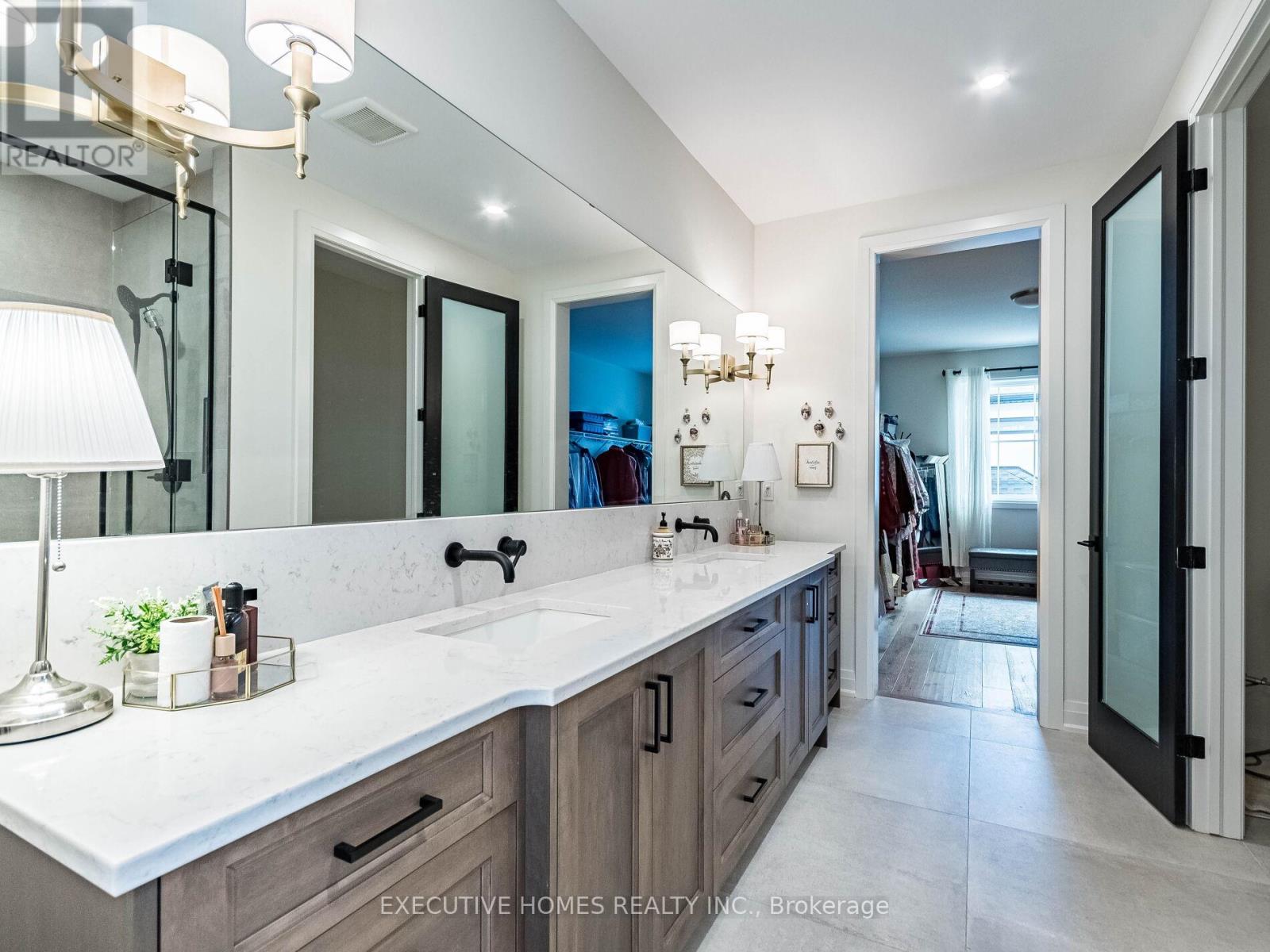 377 Manhattan Drive, London South, Ontario  N6K 4M7 - Photo 36 - X12455644
