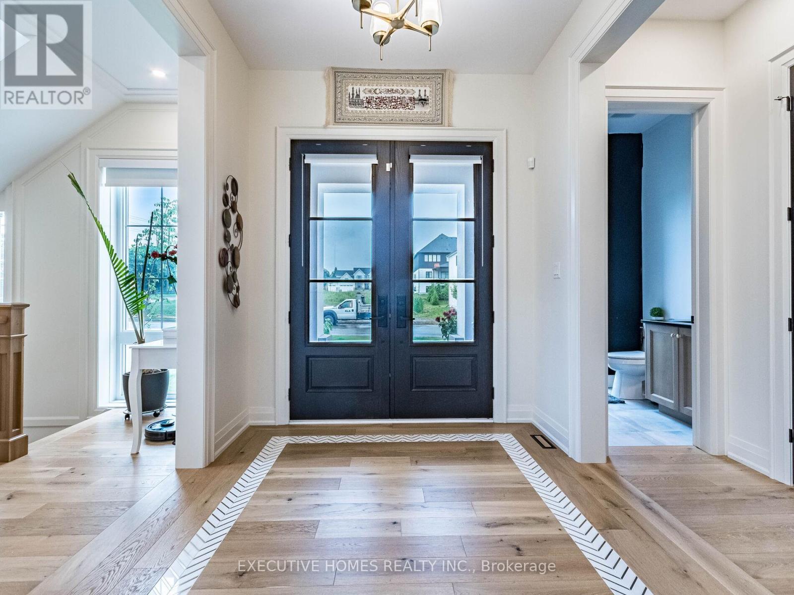 377 Manhattan Drive, London South, Ontario  N6K 4M7 - Photo 5 - X12455644