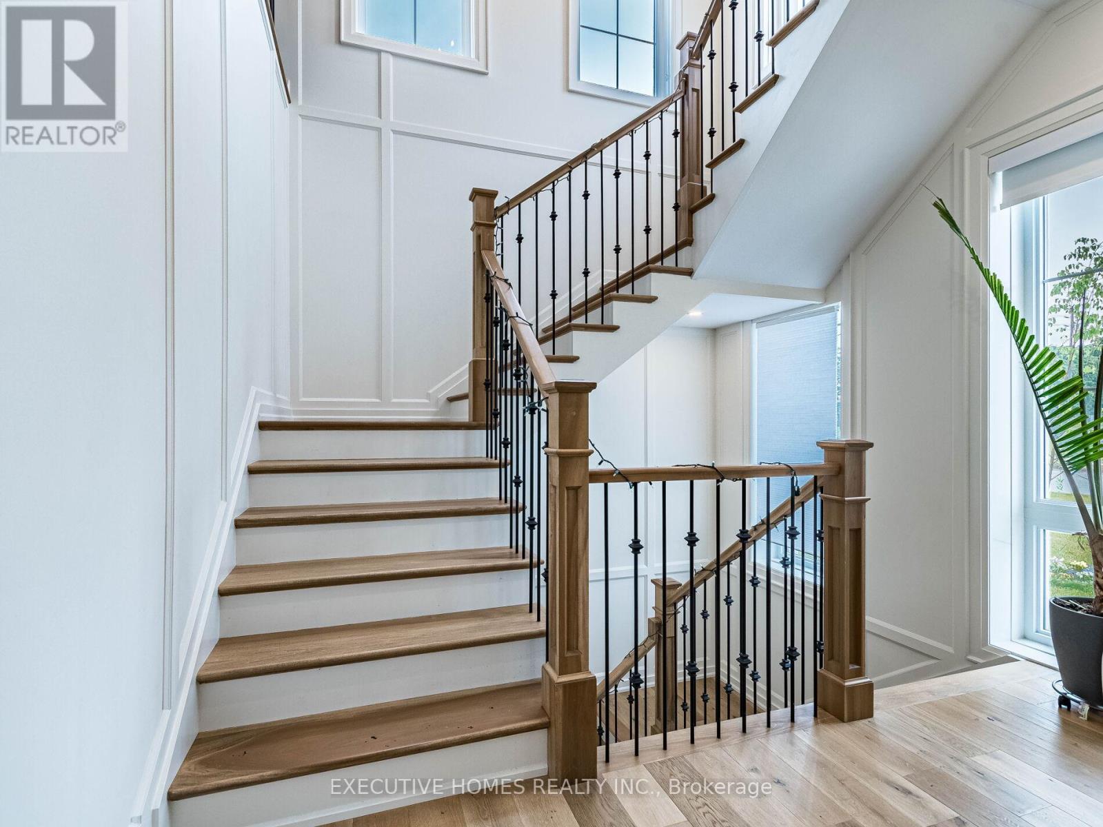 377 Manhattan Drive, London South, Ontario  N6K 4M7 - Photo 7 - X12455644