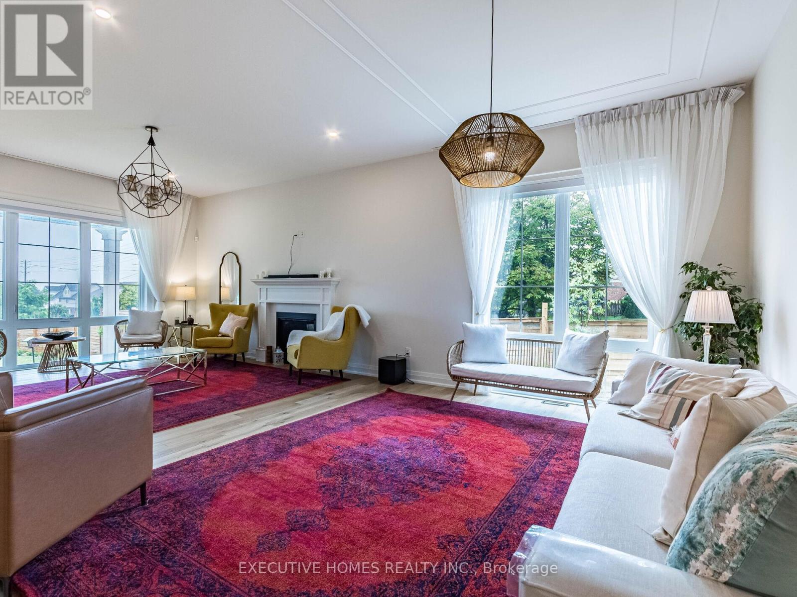 377 Manhattan Drive, London South, Ontario  N6K 4M7 - Photo 8 - X12455644