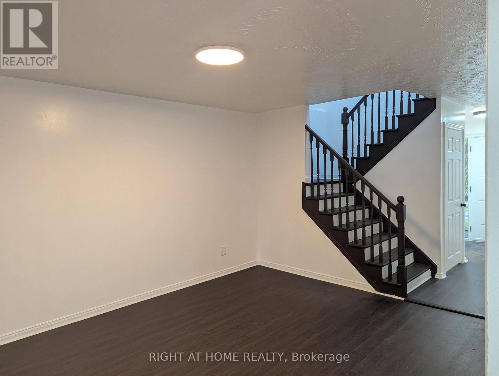 73 Skyview Drive, Hamilton, Ontario  L9B 1X5 - Photo 9 - X12455664