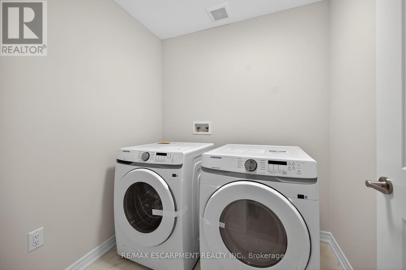 67 Starfire Crescent, Hamilton, Ontario  L8E 0K8 - Photo 33 - X12455666