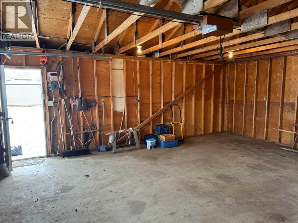 8005 94 Street, Peace River, Alberta  T8S 1E8 - Photo 38 - A2263376