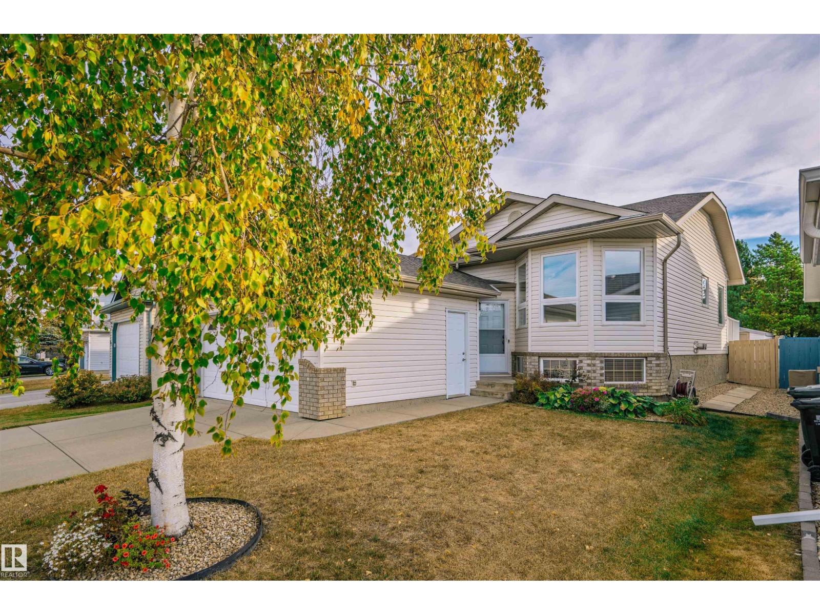 45 Dorian Wy, Sherwood Park, Alberta  T8H 1Y6 - Photo 2 - E4461596