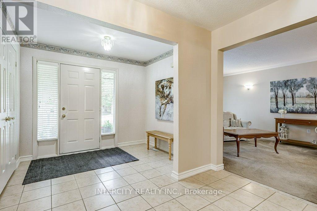 21 Marylebone Crescent, Richmond Hill, Ontario  L4E 2L5 - Photo 4 - N12455673