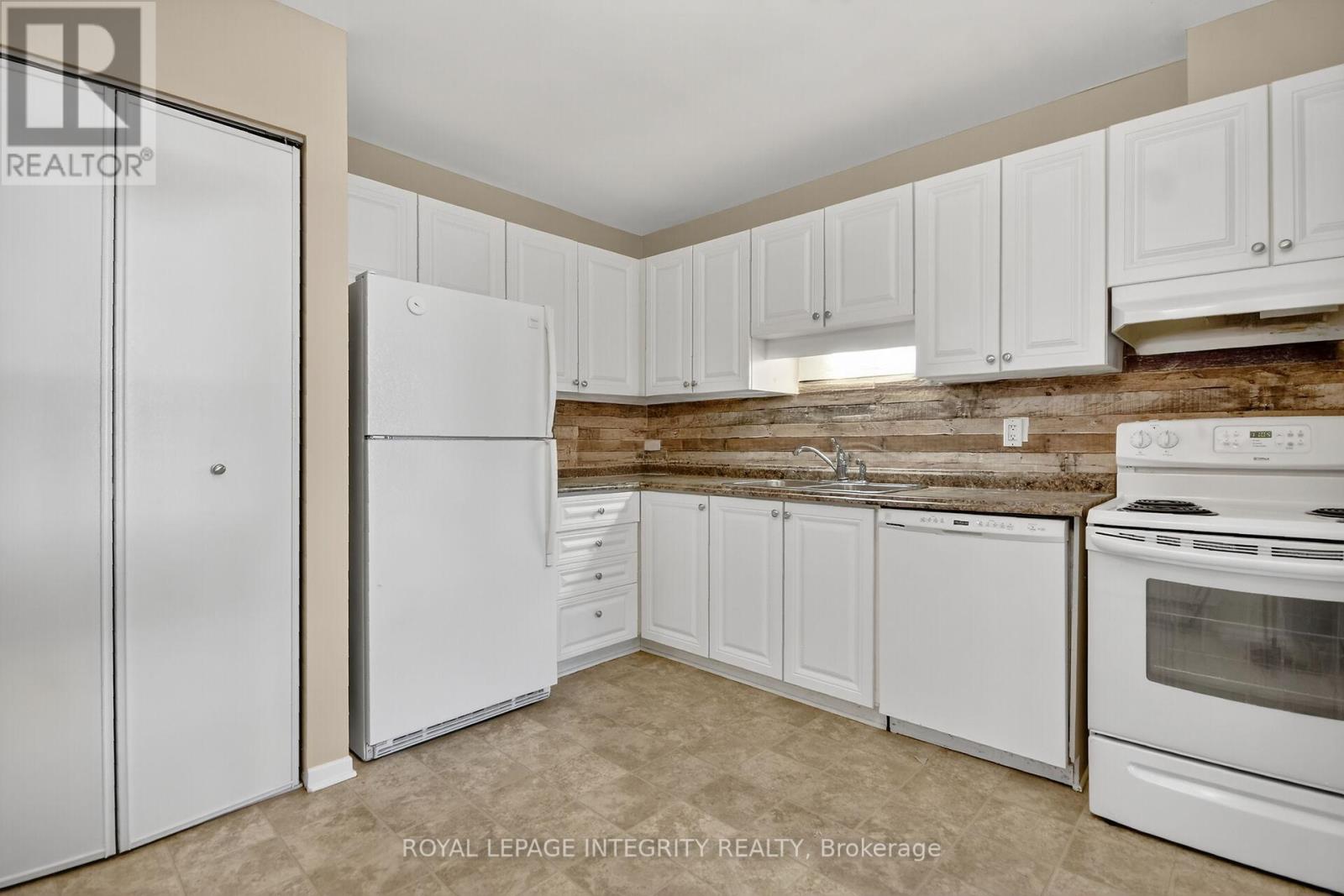 A - 214 Equestrian Drive, Ottawa, Ontario  K2M 1E2 - Photo 9 - X12433521