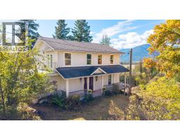 5662 3A Highway, wynndel, British Columbia