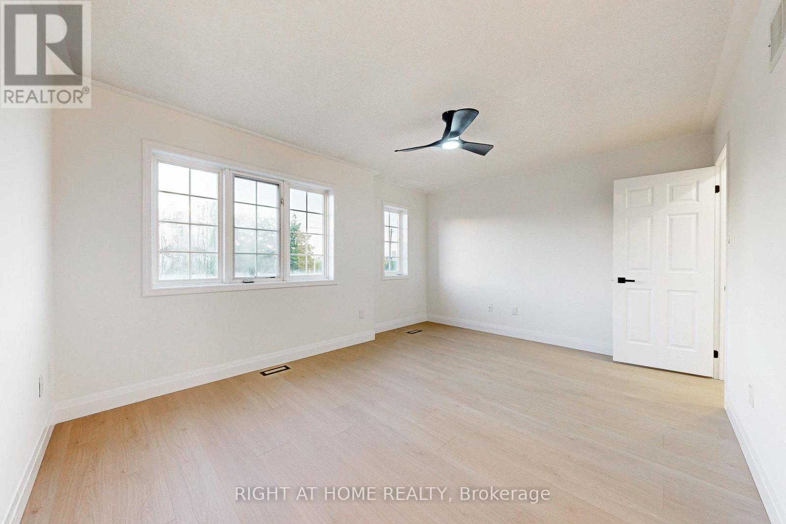 4324 Fairview Street, Burlington, Ontario  L7L 7A2 - Photo 18 - W12455679