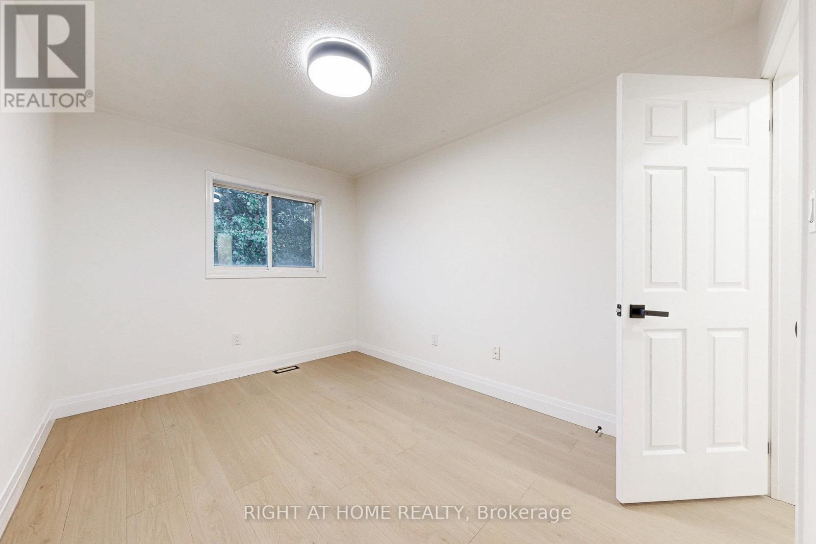 4324 Fairview Street, Burlington, Ontario  L7L 7A2 - Photo 32 - W12455679