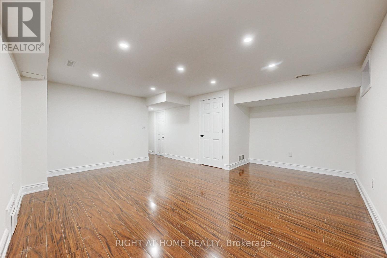 4324 Fairview Street, Burlington, Ontario  L7L 7A2 - Photo 37 - W12455679